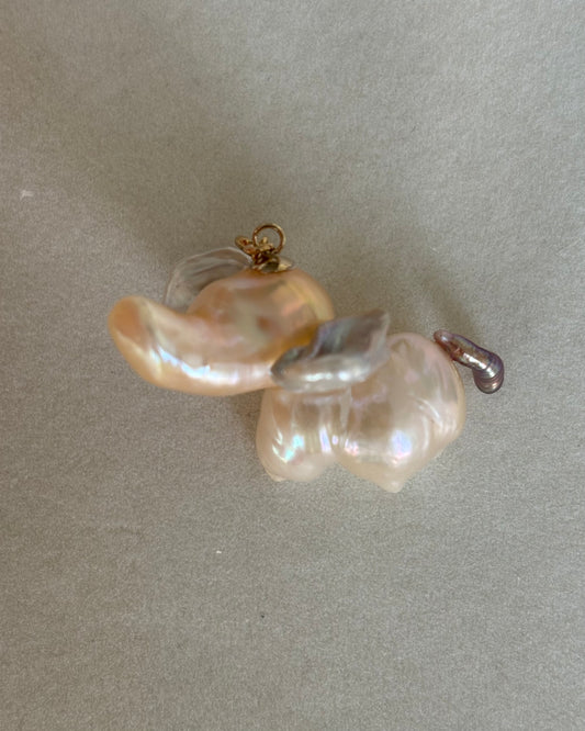 Handmade freshwater pearl elephant pendant