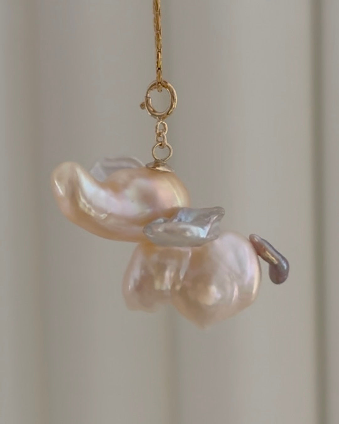 Handmade freshwater pearl elephant pendant